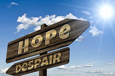 Die Hoffnung stirbt zuletzt und mit ihr der ganze Mensch... völlig erschöpft wegen Depression