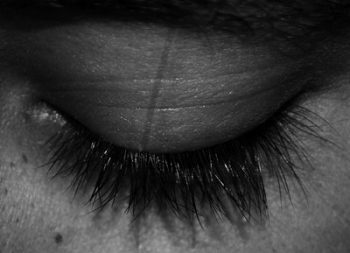 Wenn der Partner depressiv ist, wird es oftmals eng in der Beziehung. Partner depressiv