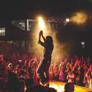 Beachtung Anerkennung und Aufmerksamkeit brauchen, im Mittelpunkt stehen wollen